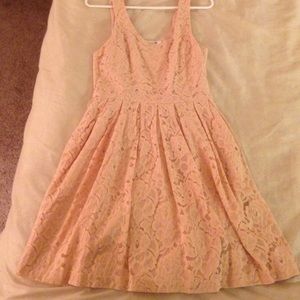 Floral lace dress. Forever 21
