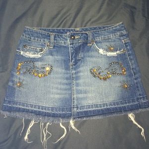 Denim beaded skirt🎽💙☔️🐳!! size 3