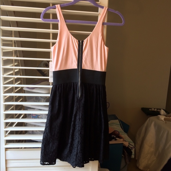 Sold in bundle in @missrochelles2 - Picture 3 of 4