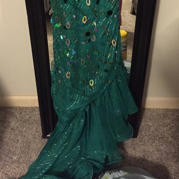 Dress - Picture 2 of 2