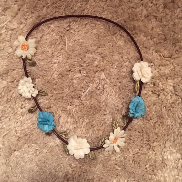 4 Summer Floral hairbands in one price! - Picture 3 of 4