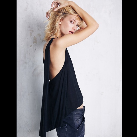 Free People Tops - 🍂SALE🍂 Free People flowy tank in BLACK