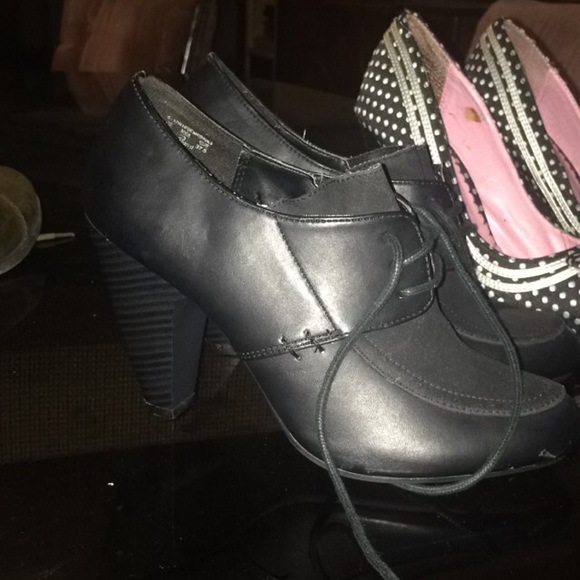 Shoe bundle - Picture 3 of 4