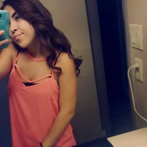 Meet your Posher, Mia