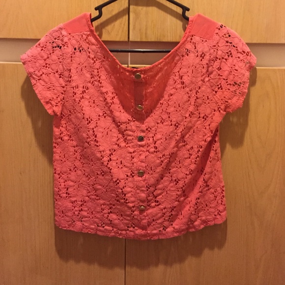 Peach tshirt