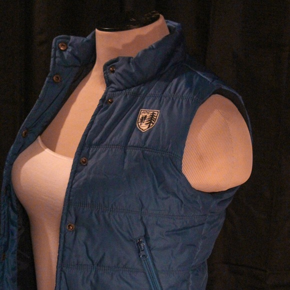 American Eagle Outfitters Jackets & Blazers - American Eagle Blue Puffer Vest