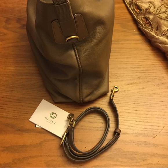 Gucci Handbag - Picture 2 of 4