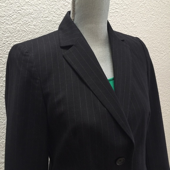 Banana Republic pinstripe suit blazer, fully lined - Picture 2 of 4