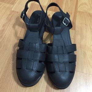 "Fisherman" sandals