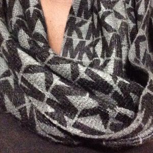 Michael kors scarf
