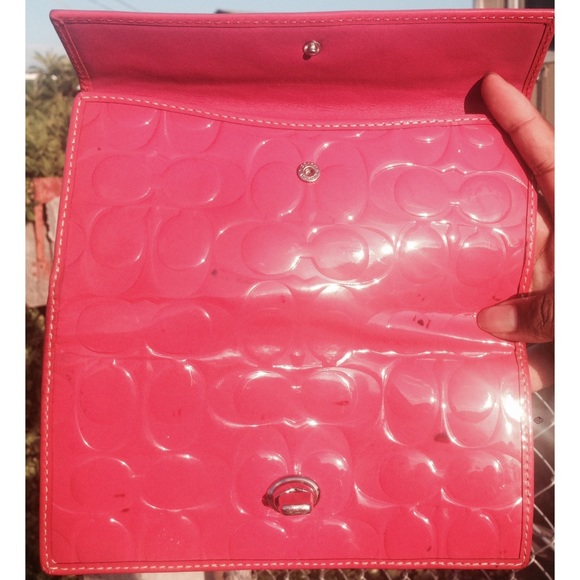 🚫SOLD Coach Turnlock Patent Leather Wallet Pink - Picture 2 of 4