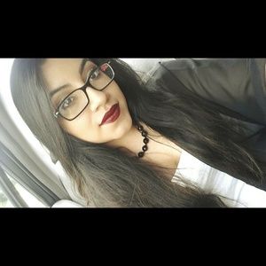 Meet your Posher, Lilly