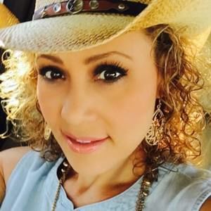 Meet your Posher, Rosina