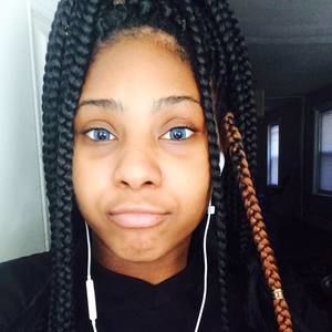 Meet your Posher, Tonia