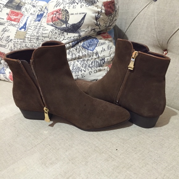 REPORT Booties