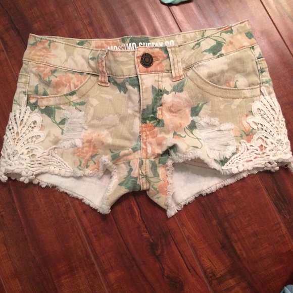 Lace floral shorts