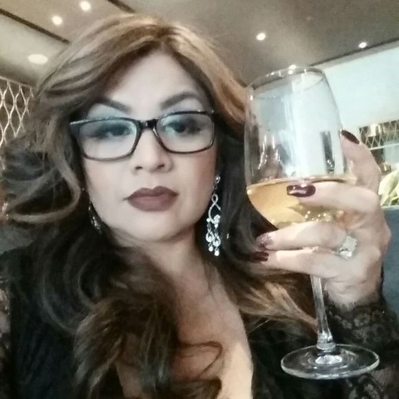 Meet your Posher, Rosario