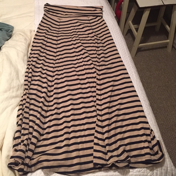 GAP Striped Maxi -Tan & Navy
