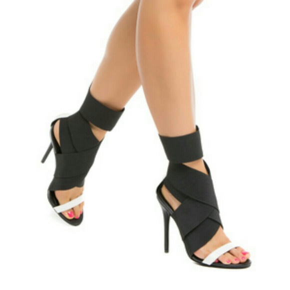 🚫Sold🚫 New Strappy Elastic Heels