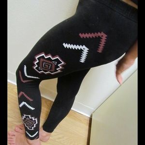 Aztec Print Black/Red/White Leggings Size Small