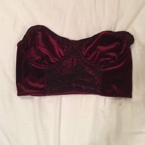 Strapless velvet bandeau