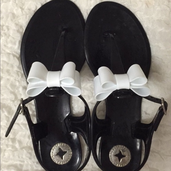 BCBG generation cute bow sandals