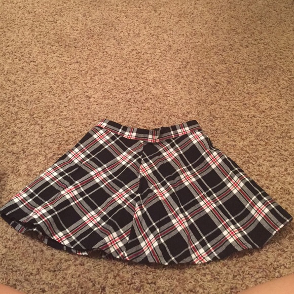 High waisted checkered skirt