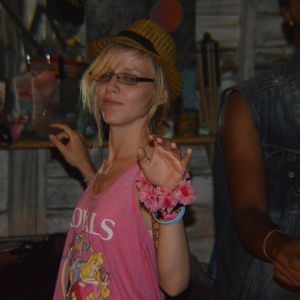 Meet your Posher, Roxanne