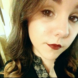 Meet your Posher, Cassandra