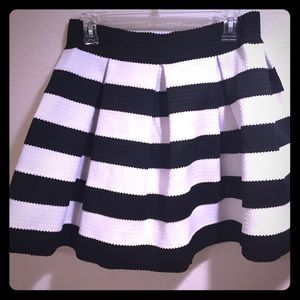 Express Black & White Strip Skirt (Large)