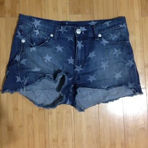 Star shorts