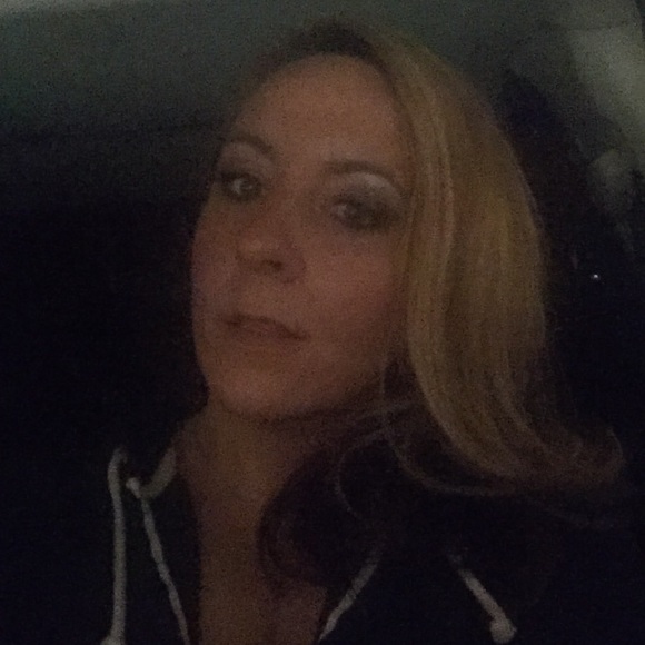 Welcome to my closet! - Picture 5 of 6