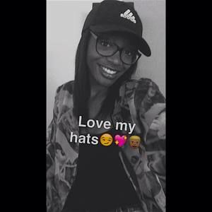 Meet your Posher, Tia