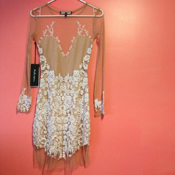 SOLD 💋 - Picture 3 of 3