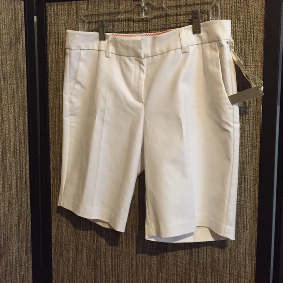 White shorts - Picture 1 of 1