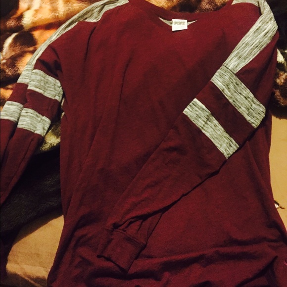 VS pink crew neck shirt