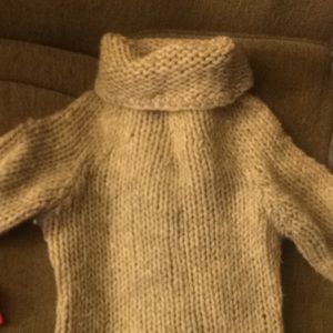 Half sleeve sweater top