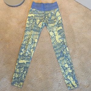 Nike Pro leggings: GREAT condition