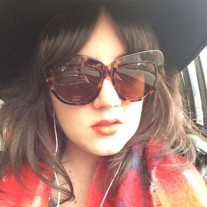 Meet your Posher, Whitney