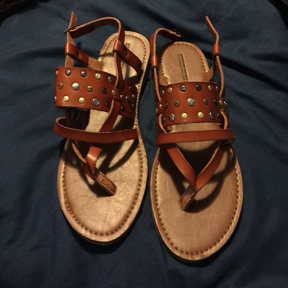 Cognac colored studded sandal
