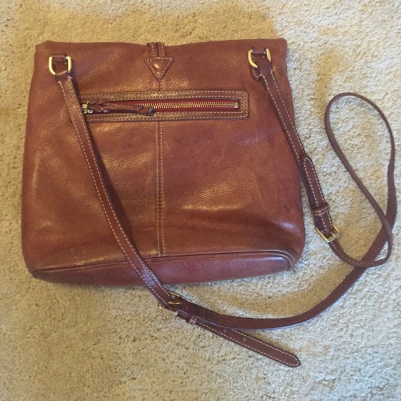 Dooney & Bourke: Chestnut leather cross body purse