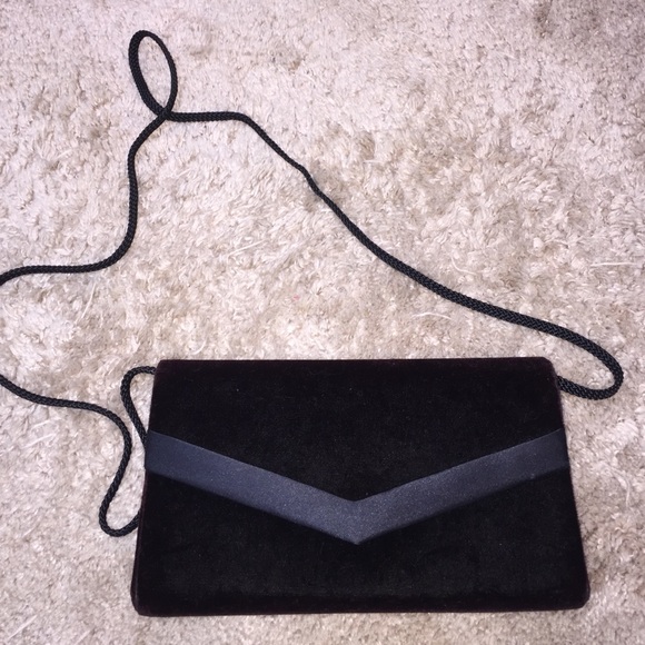 Maroon velvet fancy purse - Picture 1 of 4