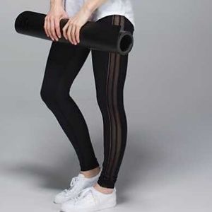 Lululemon roll down wunder under mesh