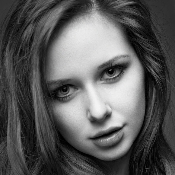 Meet your Posher, Shelbi - Picture 1 of 1