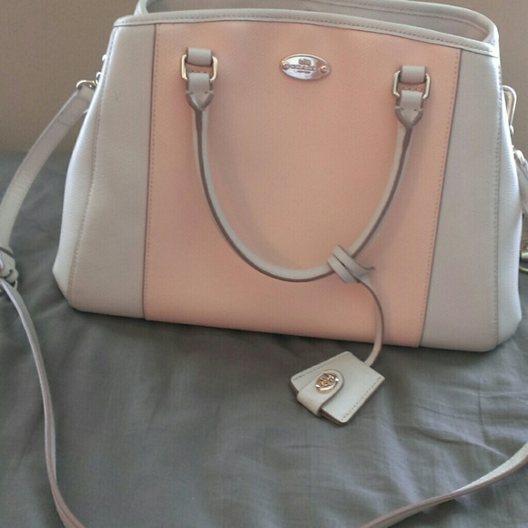Sold Sold Coach apricot carry all - Picture 1 of 4