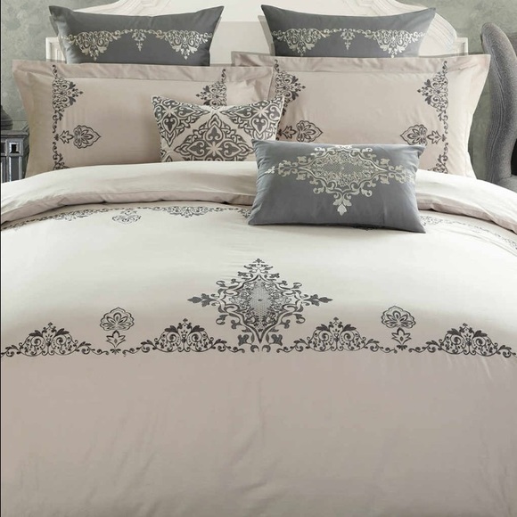 Other - Jewel Retreat comforter and sham set. Full/Queen