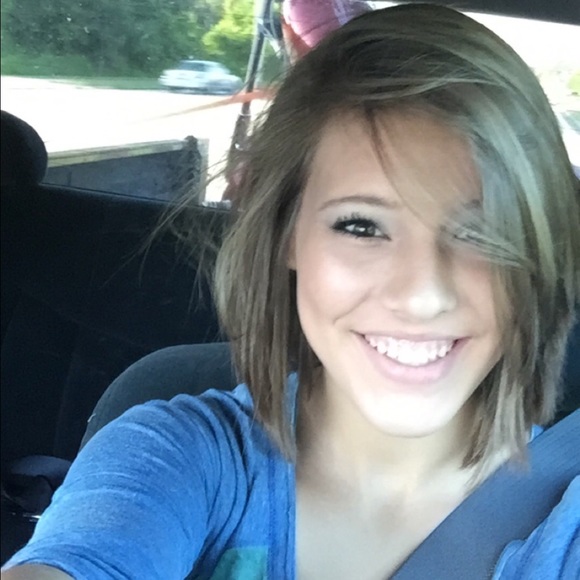 Meet your Posher, Lyndsi - Picture 1 of 1