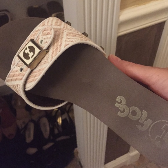 ❤️SOLD❤️Flogg White/Brown Sandals/ 8