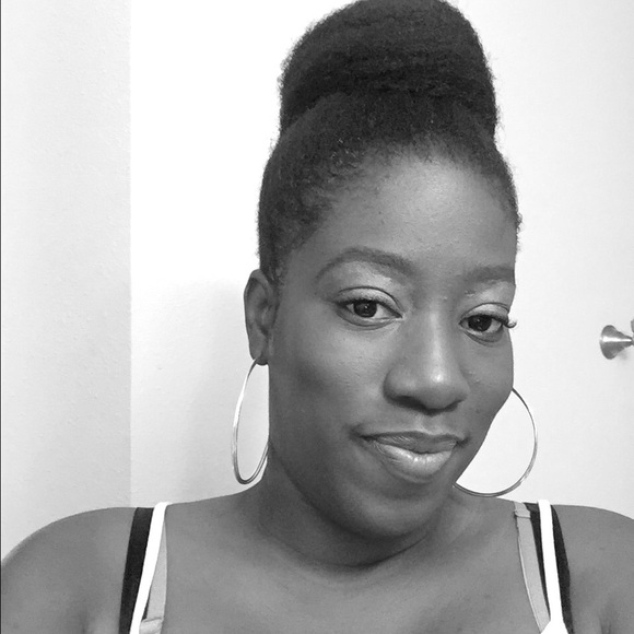 Meet your Posher, Laticia