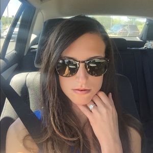 Meet your Posher, Stefania